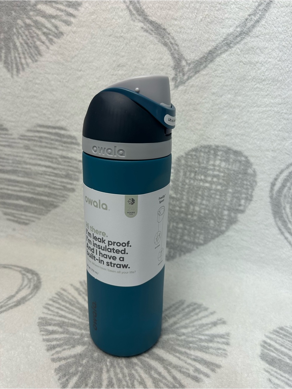 Brands new OWALA stainless steel free sip 24oz blue oasis